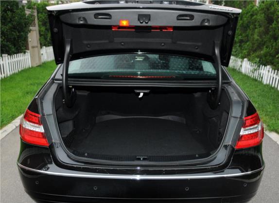 奔驰E级 2011款 E 200 L CGI优雅型 车厢座椅   后备厢