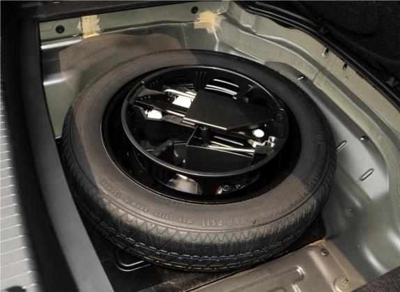 奔驰E级 2012款 E 260 L CGI时尚型 其他细节类   备胎