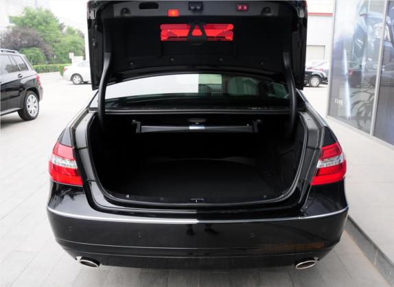 奔驰E级 2012款 E 300 L 时尚型 车厢座椅   后备厢