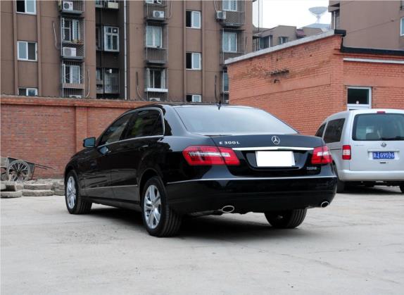 奔驰E级 2012款 E 300 L 时尚型 外观   斜后