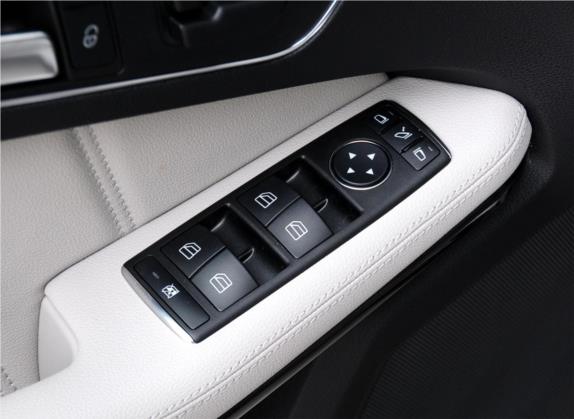 奔驰E级 2012款 E 300 L 时尚型 车厢座椅   门窗控制