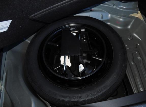 奔驰E级 2013款 E 260 L CGI优雅型 其他细节类   备胎