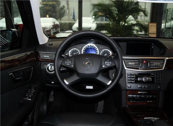 奔驰E级 2013款 E 300 L 优雅型 中控类   驾驶位