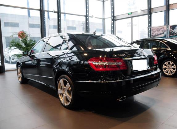 奔驰E级 2013款 E 300 L 优雅型 外观   斜后