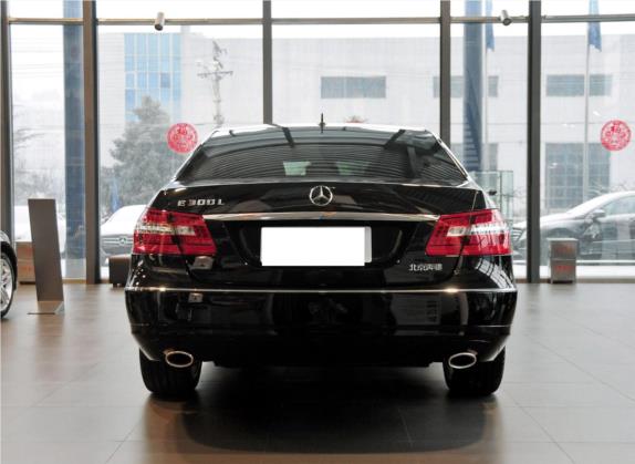 奔驰E级 2013款 E 300 L 优雅型 外观   正后