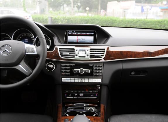 奔驰E级 2014款 E 300 L 中控类   中控台