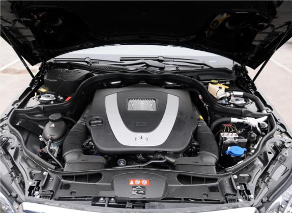 奔驰E级 2014款 E 300 L 其他细节类   发动机舱