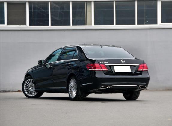 奔驰E级 2014款 E 300 L 外观   斜后