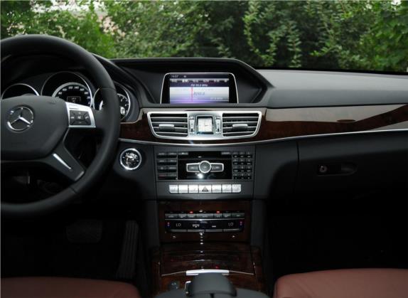 奔驰E级 2014款 E 260 L 豪华型 中控类   中控台