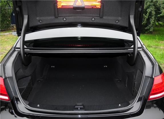 奔驰E级 2014款 E 260 L 豪华型 车厢座椅   后备厢