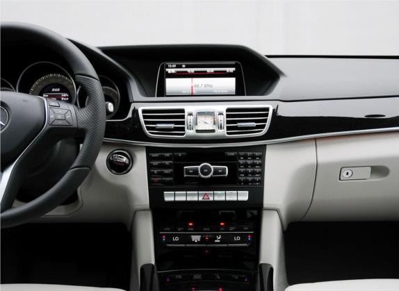 奔驰E级 2014款 E 260 L 运动型 中控类   中控台