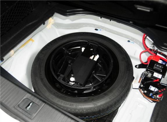 奔驰E级 2014款 E 260 L 运动型 其他细节类   备胎
