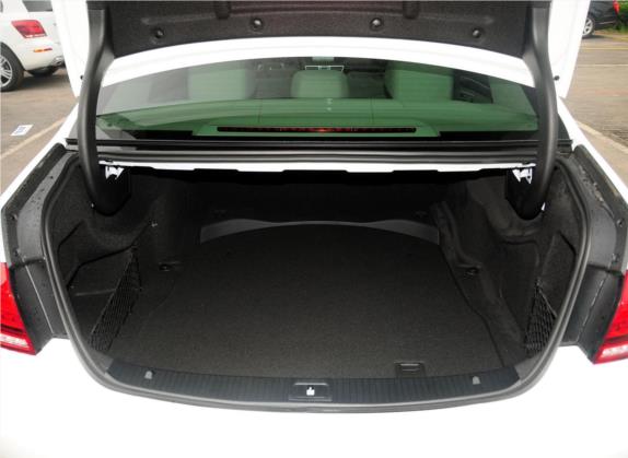 奔驰E级 2014款 E 260 L 运动型 车厢座椅   后备厢