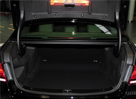 奔驰E级 2014款 E 260 L 运动豪华型 车厢座椅   后备厢