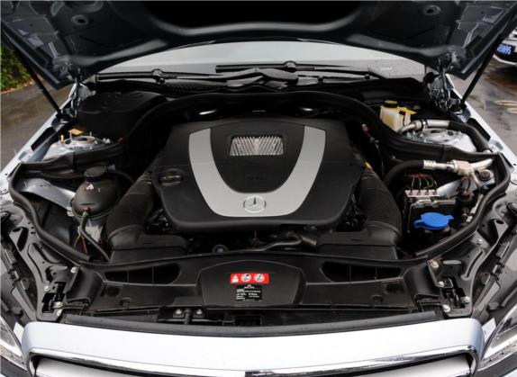 奔驰E级 2014款 E 300 L 运动型 其他细节类   发动机舱
