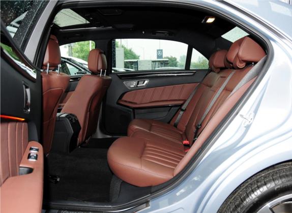 奔驰E级 2014款 E 300 L 运动型 车厢座椅   后排空间