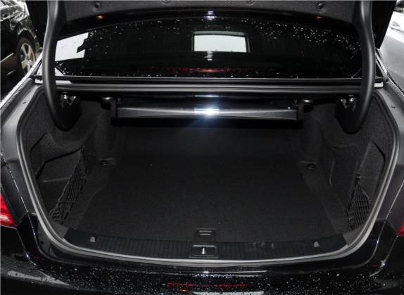 奔驰E级 2014款 E 300 L 运动豪华型 车厢座椅   后备厢