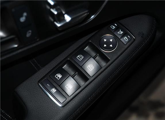 奔驰E级 2014款 E 300 L 运动豪华型 车厢座椅   门窗控制