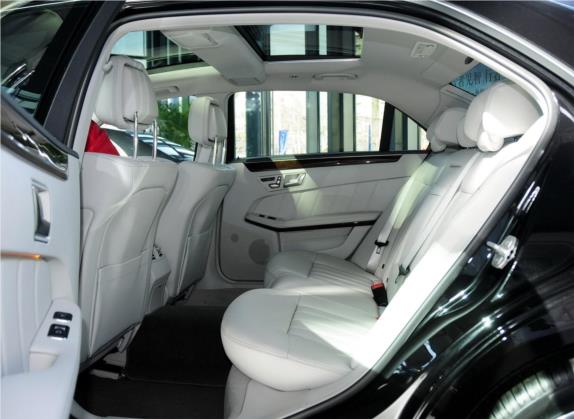 奔驰E级 2014款 改款 E 260 L 豪华型 车厢座椅   后排空间