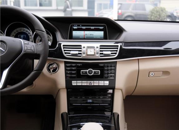 奔驰E级 2014款 改款 E 260 L 运动型 中控类   中控台