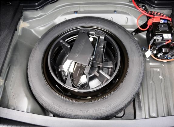 奔驰E级 2015款 E 260 L 其他细节类   备胎