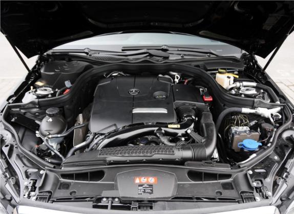 奔驰E级 2015款 E 260 L 其他细节类   发动机舱