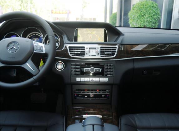 奔驰E级 2015款 E 320 L 4MATIC 中控类   中控台