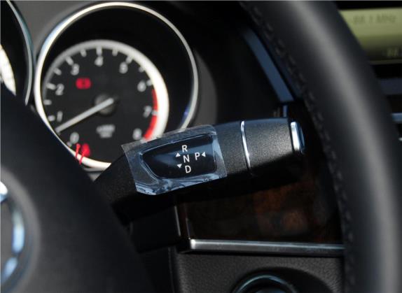 奔驰E级 2015款 E 320 L 4MATIC 中控类   挡把