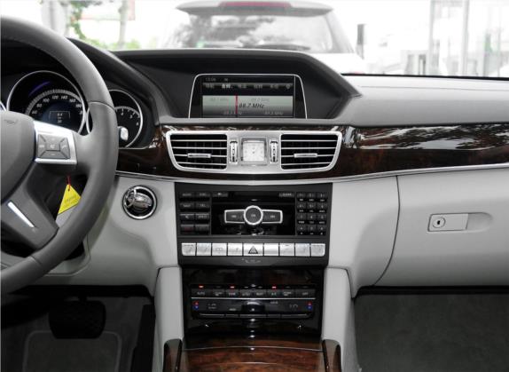 奔驰E级 2015款 E 400 L Hybrid 中控类   中控台