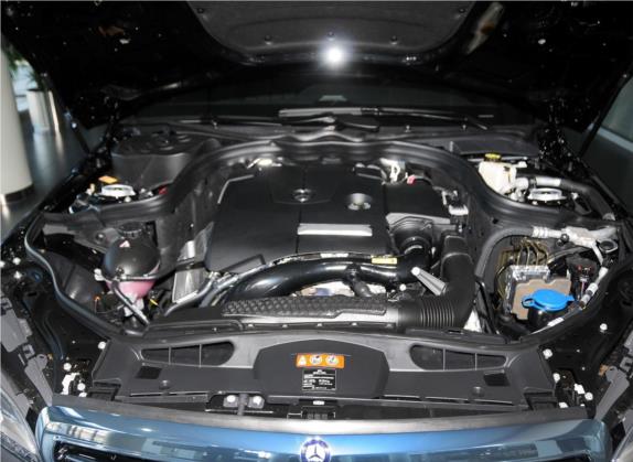 奔驰E级 2015款 E 180 L 其他细节类   发动机舱