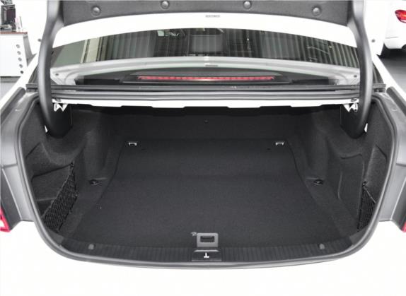 奔驰E级 2015款 改款 E 200 L 运动型 车厢座椅   后备厢
