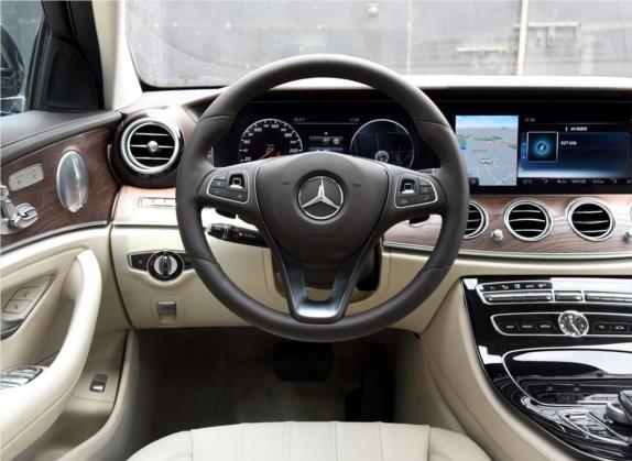 奔驰E级 2016款 E 300 L 豪华型 中控类   驾驶位