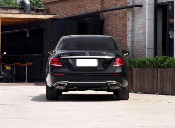 奔驰E级 2016款 E 300 L 豪华型 外观   正后