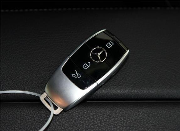 奔驰E级 2016款 E 300 L 时尚型 其他细节类   钥匙