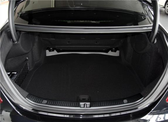 奔驰E级 2016款 E 300 L 时尚型 车厢座椅   后备厢