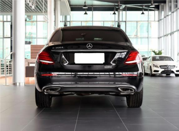 奔驰E级 2016款 E 300 L 时尚型 外观   正后