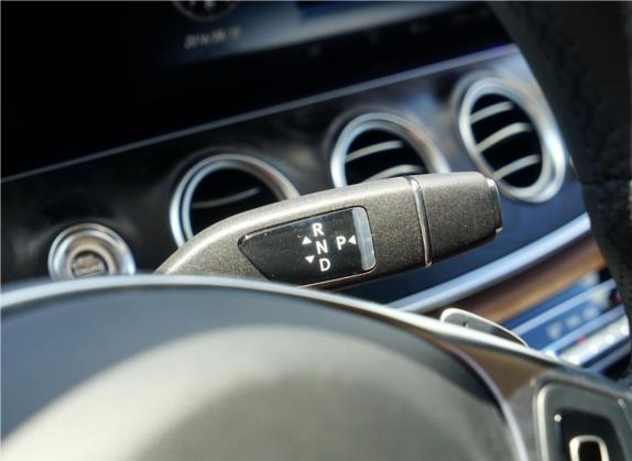 奔驰E级 2016款 E 300 L 运动时尚型 中控类   挡把