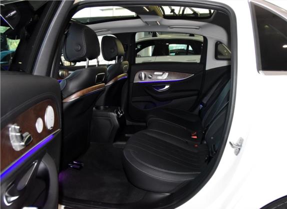 奔驰E级 2017款 E 320 L 4MATIC 车厢座椅   后排空间
