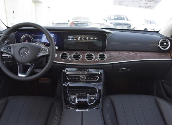 奔驰E级 2017款 E 200 L 4MATIC 中控类   中控台