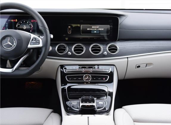 奔驰E级 2017款 E 200 L 运动型 4MATIC 中控类   中控台