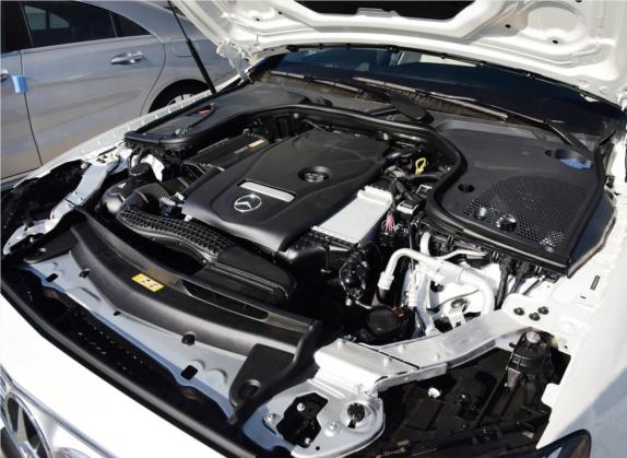 奔驰E级 2017款 E 200 L 运动型 4MATIC 其他细节类   发动机舱