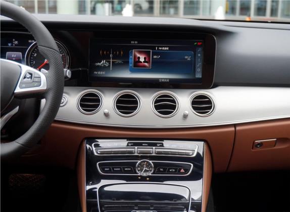 奔驰E级 2017款 E 200 运动型 4MATIC 中控类   中控台