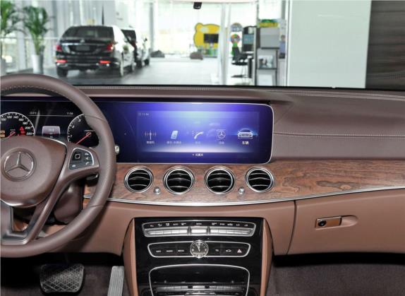 奔驰E级 2018款 E 200 L 4MATIC 中控类   中控台
