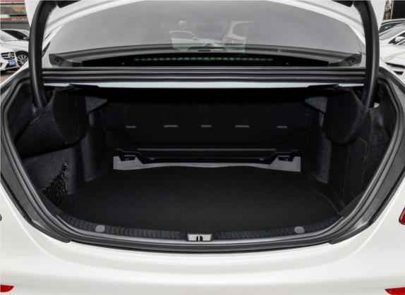 奔驰E级 2018款 E 200 L 运动型 4MATIC 车厢座椅   后备厢