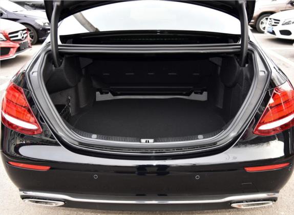 奔驰E级 2018款 E 300 L 豪华型 车厢座椅   后备厢