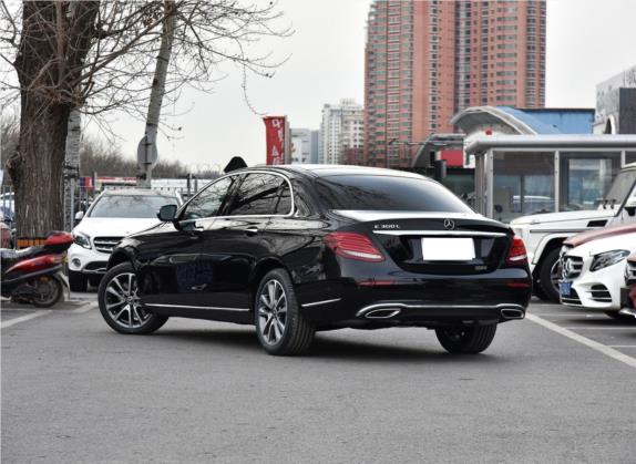 奔驰E级 2018款 E 300 L 豪华型 外观   斜后