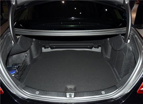 奔驰E级 2018款 E 300 L 运动豪华型 车厢座椅   后备厢
