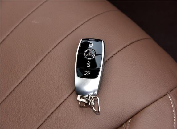 奔驰E级 2018款 E 320 L 4MATIC 其他细节类   钥匙