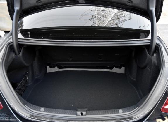 奔驰E级 2018款 E 320 L 4MATIC 车厢座椅   后备厢