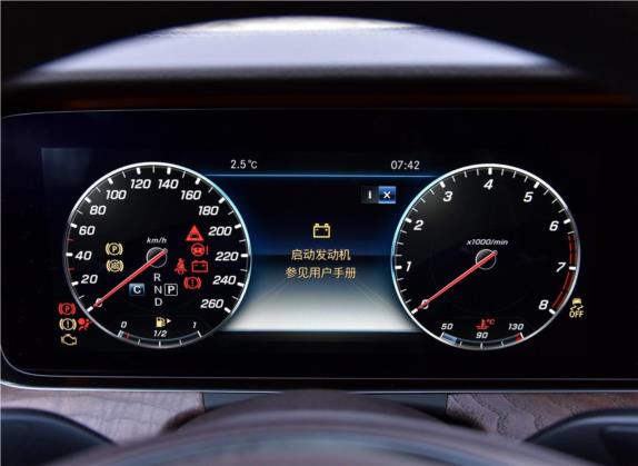 奔驰E级 2018款 E 320 L 4MATIC 中控类   仪表盘